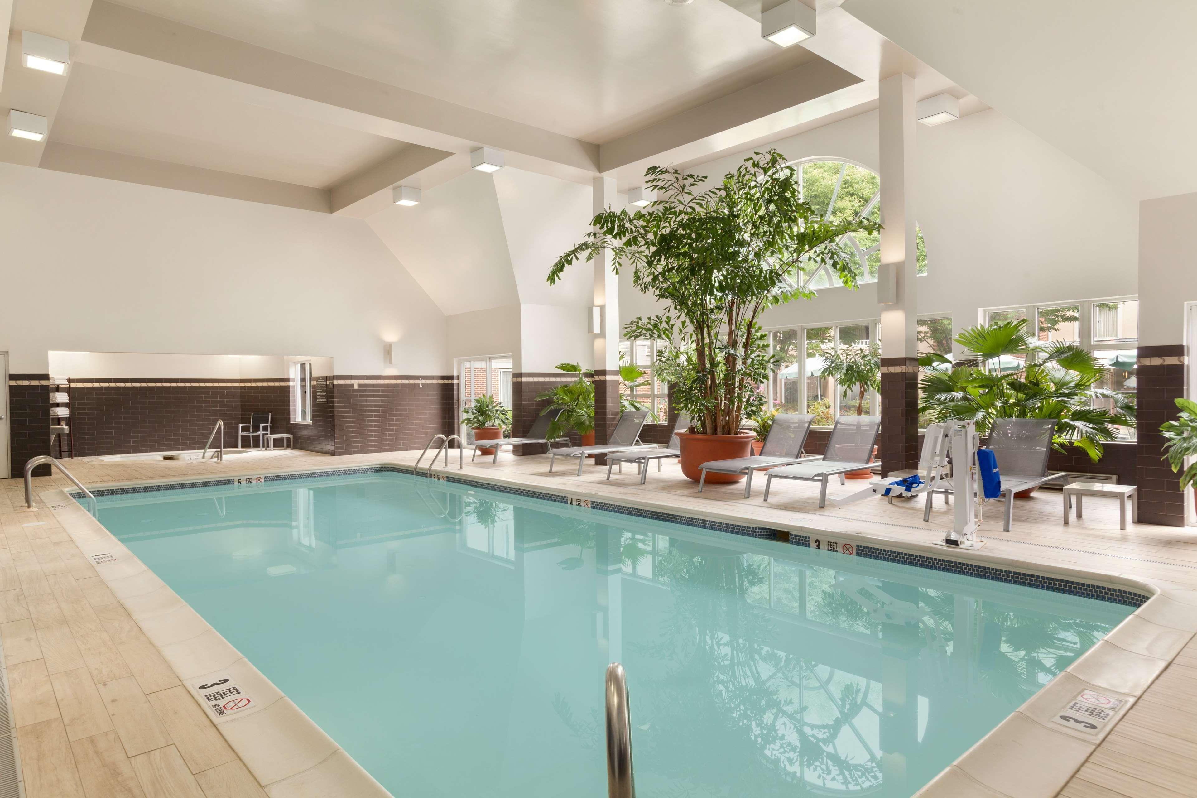 Hilton Garden Inn Lancaster Rohrerstown Exterior photo